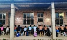 爱游戏APP下载:铁皮房、土操场，这里有一座“筑梦”摔跤馆
