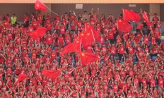 爱游戏官网:追光 | 国足再战沙特，熬夜也值得！